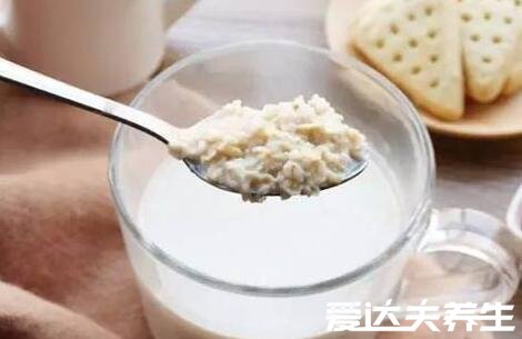 燕麦片的功效与作用及食用方法，降脂降糖、减肥人群的最佳选择