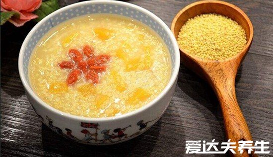 得了胃溃疡吃什么食物好，小米南瓜粥能够帮助溃疡面快速愈合