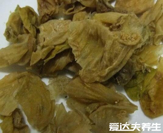 鸡内金的功效与作用及食用方法，研磨成粉煎服皆可(治小儿遗尿)