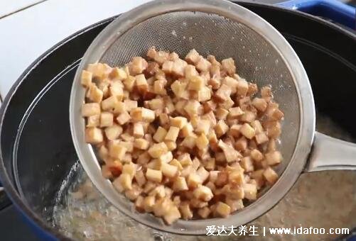 米线怎么做好吃，试试麻辣米线有肉酱及底料调配方法(视频及详细步骤)